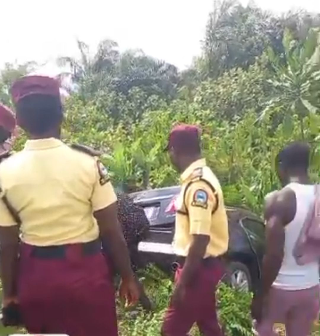 Driver crashes into Bush canal along Lagos–Badagry expressway‎By Imisioluwa Afunmiso