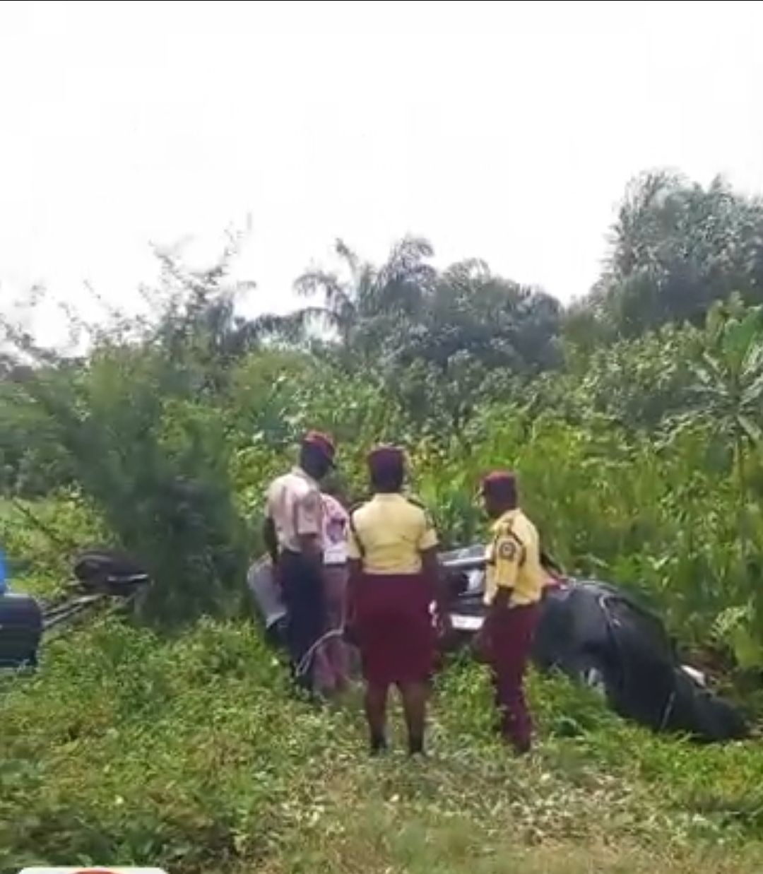 Driver crashes into Bush canal along Lagos–Badagry expressway‎By Imisioluwa Afunmiso