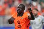 Netherlands crush Sweden 5-1 to boost World Cup hopes