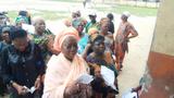 Video: APC members queue for ₦2,000, ₦1,500 after participating in Presidential primaries