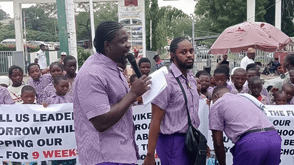 VeryDarkMan storms Wike’s residence, turns gate into classroom over teachers’ strike