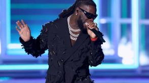 I no dey for all those podcast/ ringlight level abeg – Burna Boy