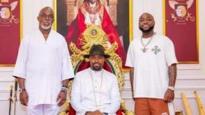 Patrick Dovle slams Davido for his choice of outfit at the Olu of Warri’s palace