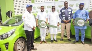 Glo Festival of Joy Promo: Two Ibadan residents return home with brand new cars