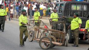 Lagos: Sanitation Corps arrest 13 for criminal activities on pedestrian bridge