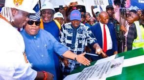 Adeleke flags off N14.9bn flyover bridge in Ile-Ife