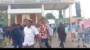Osun Youths protest alleged politicisation of National Youth Confab list, demand inclusion