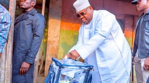 Osun LG poll: Gov Adeleke cast vote, defies FG, Police