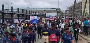 Osun protesters clash with Police over vehicle seizure