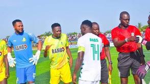 Drama as Kano Pillars fans clash with referee after Shooting Stars equaliser