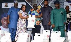 SAfER II: Oyo begins distribution of 10kg rice to 30,000 residents
