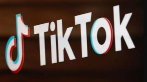 Trump calls for delay as TikTok ban nears
