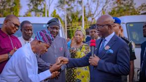Aiyedatiwa rolls out buses for labour unions, donates salary to fallen heroes
