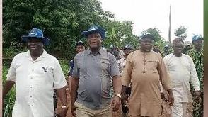 Ifedayo LGA flags off road grading, as residents applaud Tinubu on LG autonomy