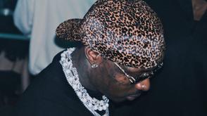 Asake flaunts naira stacks, sparks buzz online