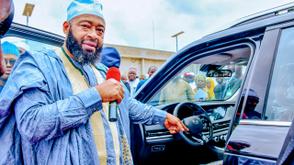 Bago gifts Judges, Board members vehicles