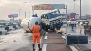 Lagos activates emergency response to gas truck crash on Eko bridge