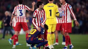 Atletico Madrid beat 10-man Barcelona 2-0
