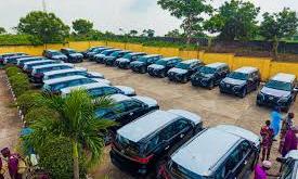 Ogun residents slam Dapo Abiodun's SUV gifts to Monarch