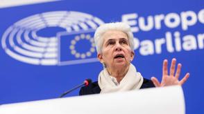 EU lawmakers call for defence union, independence from NATO