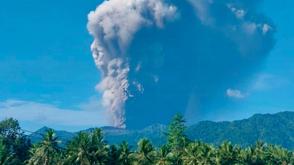 Teams search for bodies of 3 killed in Indonesia volcano eruption