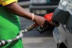 FG meets Dangote refinery, Marketers over fuel price reduction