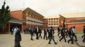Expert urges graduating students to embrace innovation, problem-solving