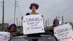 Ayra Starr’s mother promotes ‘Starr Girl’ album on Lagos streets