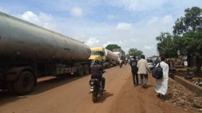 Banditry: Protesters block Mokwa-Bida highway
