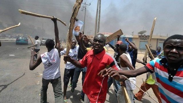 Hoodlums attack Police station in Anambra, demand removal of DPO