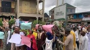 Protest rocks Kwara as feud between governor and senator stalls development projects