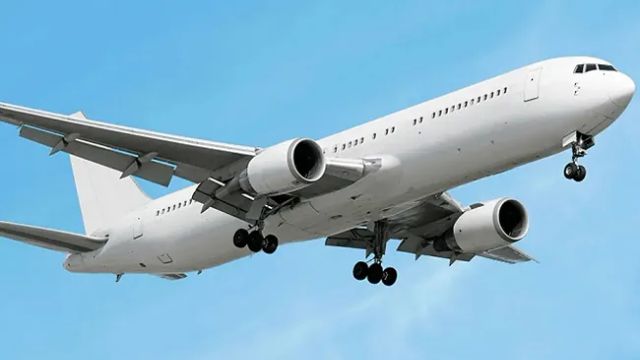 1st European flight in 13 years lands in Syria