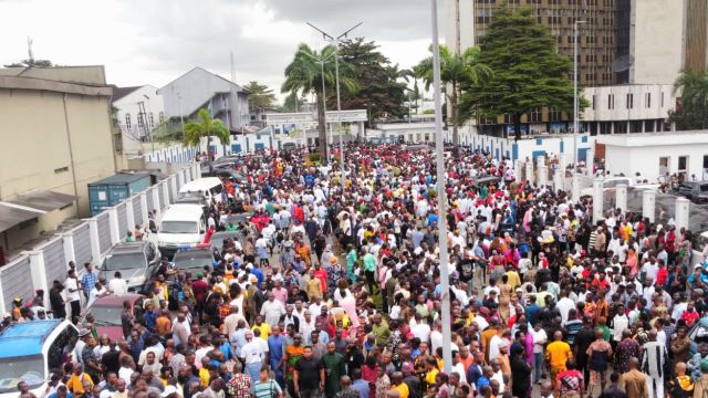 Confusion as supporters dispersed after Fubara’s absence at Rivers Gov’t House