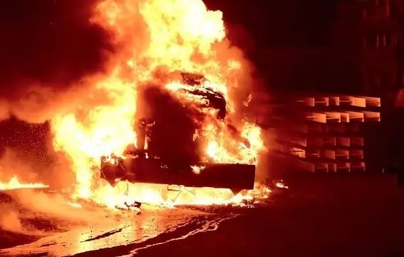 JUST IN: Ogun tanker inferno claims lives, destroys vehicles