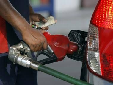 FG to shut non-compliant fuel stations as petrol prices reach N1,000 per litre