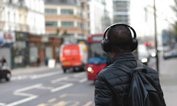 Ghanaians, Nigerians debate realities of Africans living abroad