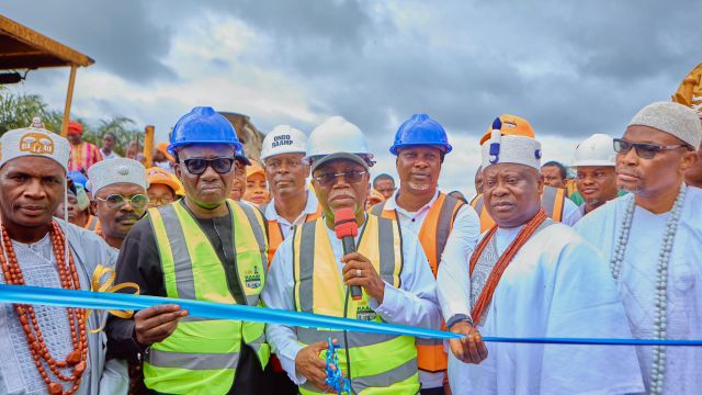Aiyedatiwa flags off construction of 3.5km rural roads in Ilaje