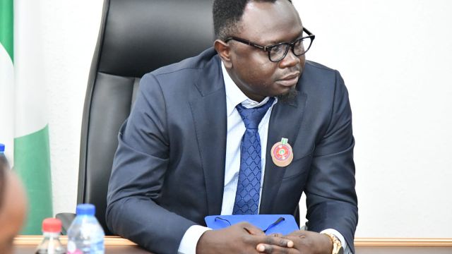 Youth Minister unveils interest-free student loan scheme for tertiary education