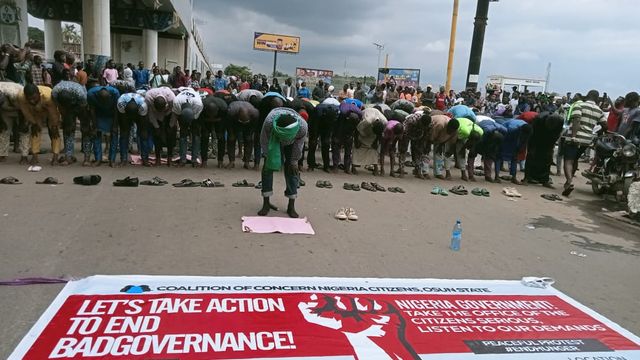 Protests day 2: Osun protesters hold Jumat service at popular road