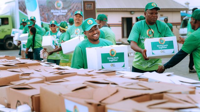 Glo Foundation begins nationwide food drive with distribution in Bariga