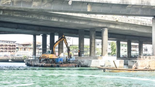 Umahi urges immediate waterway closure due to Eko Bridge damage