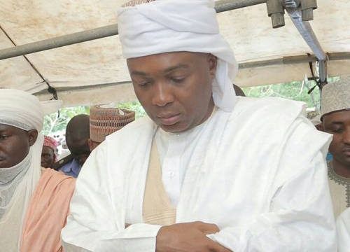 Eid-el-Fitr: Saraki prays for Kwara, Nigeria in Umrah