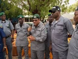 Customs officers extolled for rejecting bribe, busting vandals