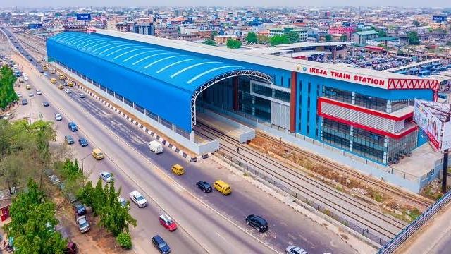 Lagos Red Line train service begins commercial operation