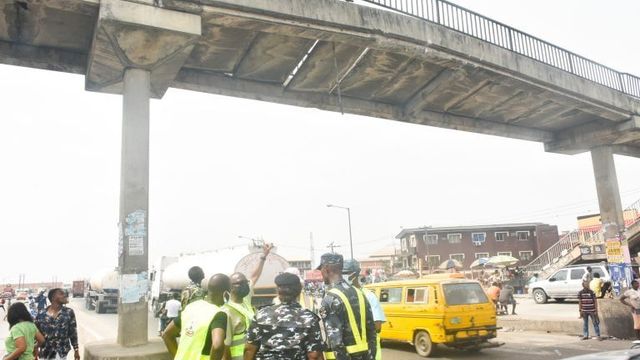 Lagos shuts down Oshodi pedestrian bridge over safety fears