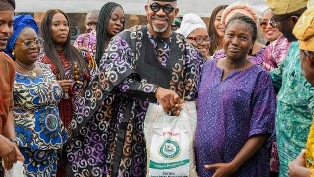 Gov. Abiodun flags off sale of rice at discounted rate