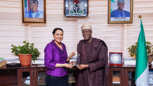 Nigeria’s first domestic U.S. Dollar Bond wins West Africa Deal of the Year Award