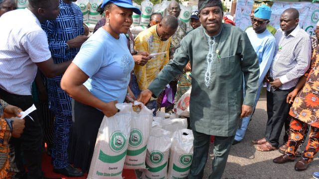 Ogun commences sale of subsidised Rice to pensioners