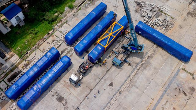 Lagos takes delivery of three new train sets for Blue Line Rail