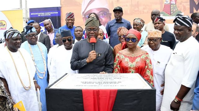 Makinde commissions 38.48km rehabilitated inner roads in Ibadan